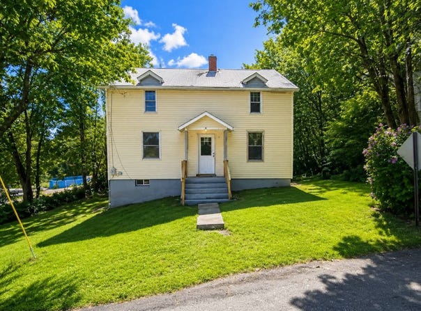 6 OLD WALNUT ST, CATSKILL, NY 12414