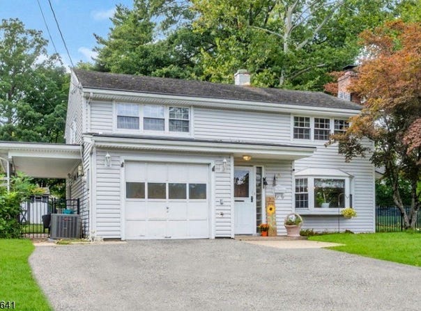 34 Salrit Ave, Waldwick Boro, NJ 07463-1713