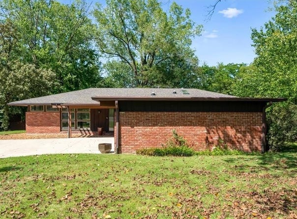 2404 Orchard Lane, Lawrence, KS 66049