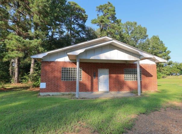 2251 E. Hardtner Dr., Urania, LA 71480