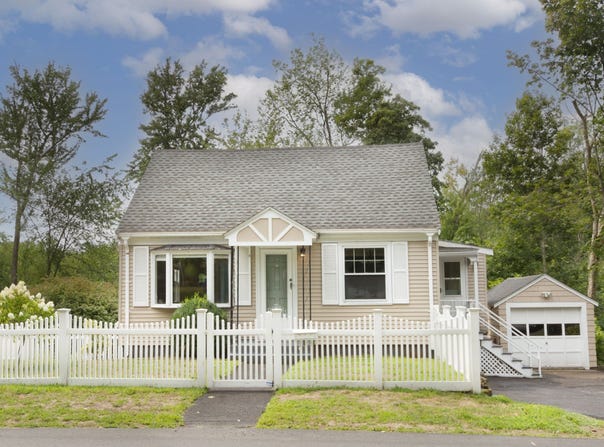 13 Brook Street, Reading, MA 01867