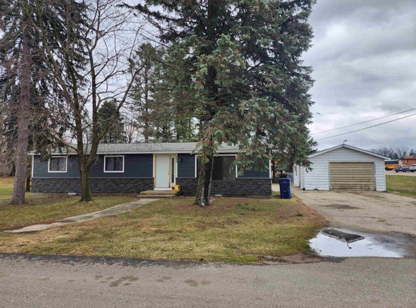 289 W Norway, Harrison, MI 48625