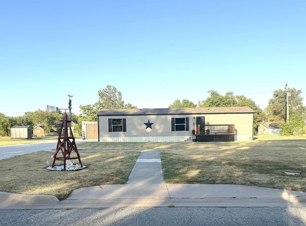 110 N Miller St, Attica, KS 67009