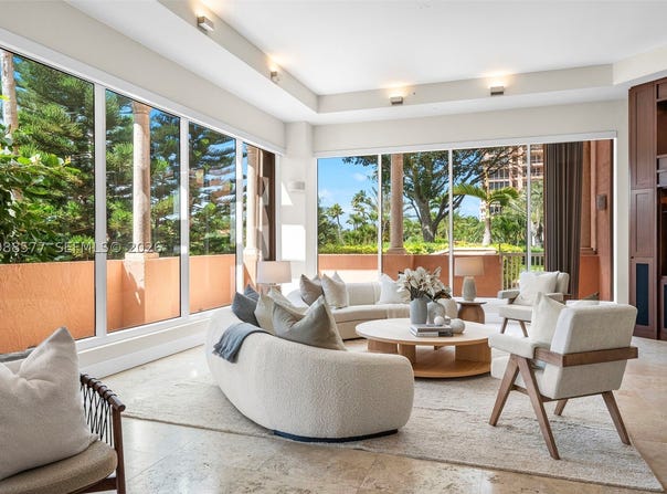 10 Edgewater Dr, Coral Gables, FL 33133