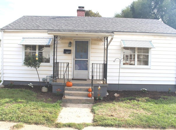 212 W White Street, Clinton, IL 61727