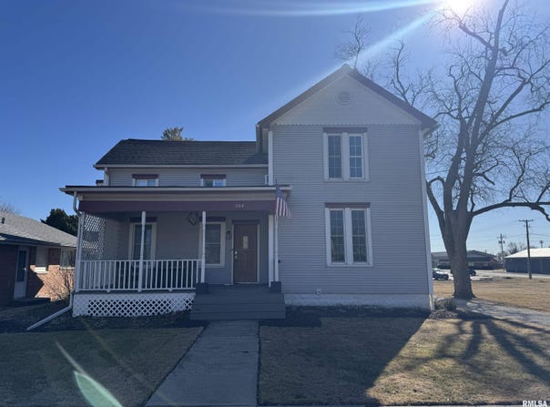 204 E 2ND Avenue, Deer Creek, IL 61733
