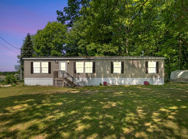 2757 127th Avenue, Morley, MI 49336
