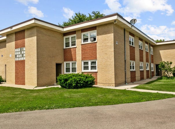 991 Tollview Avenue, Aurora, IL 60505