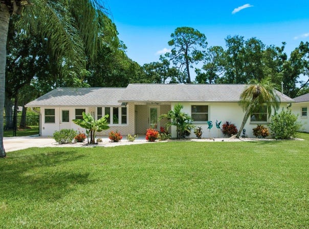 601 SHORE Drive E, OLDSMAR, FL 34677