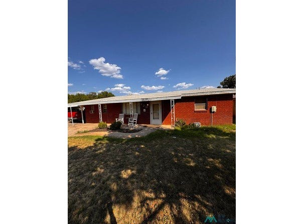 320 E 11TH St, Portales, NM 88130