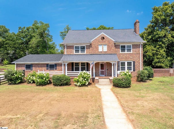 838 S Harper Street, Laurens, SC 29360