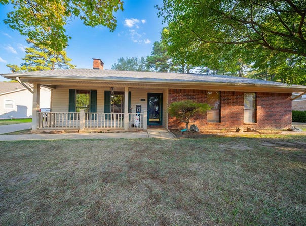 1102 Pinecrest Drive, Camden, AR 71701-2786