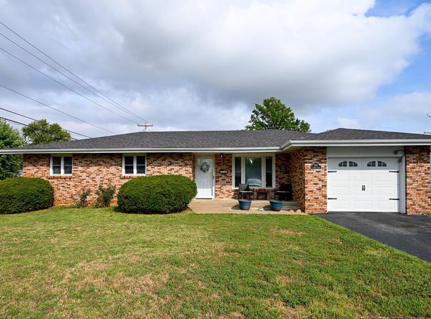 902 S Spring Park Boulevard, Mt Vernon, MO 65712
