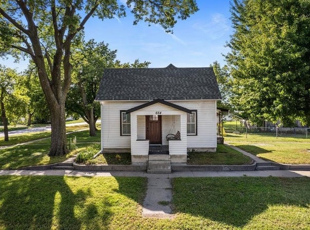 654 25th Avenue, Columbus, NE 68601