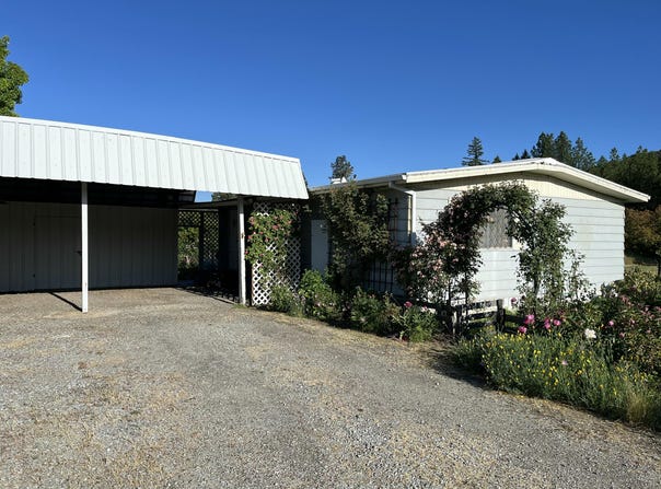 6901 Old Stage Road, Central Point, OR 97502