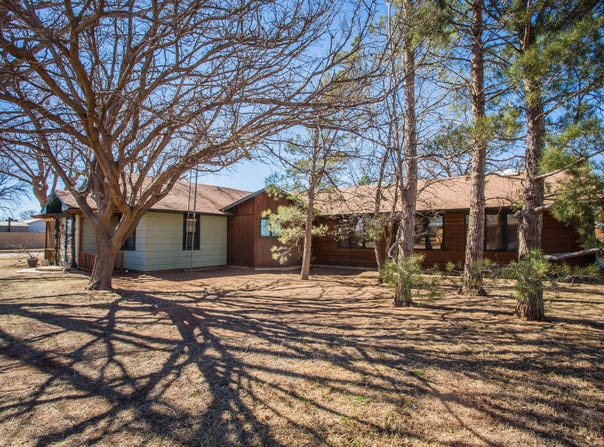 312 Ave D, Olton, TX 79064