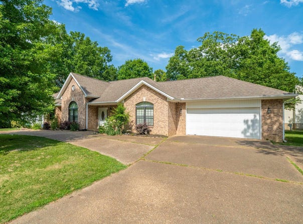 447 Long Beach Drive, Hot Springs, AR 71913