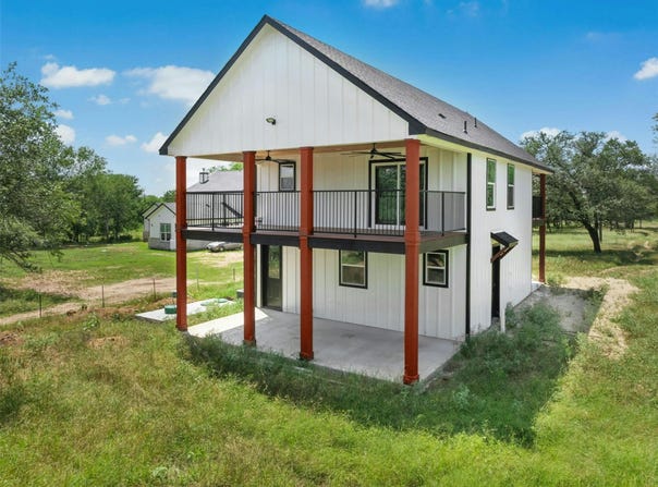 3705 Callihan Rd, Luling, TX 78648