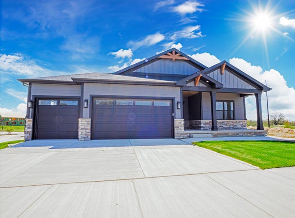 7522 E 116th Avenue, Crown Point, IN 46307
