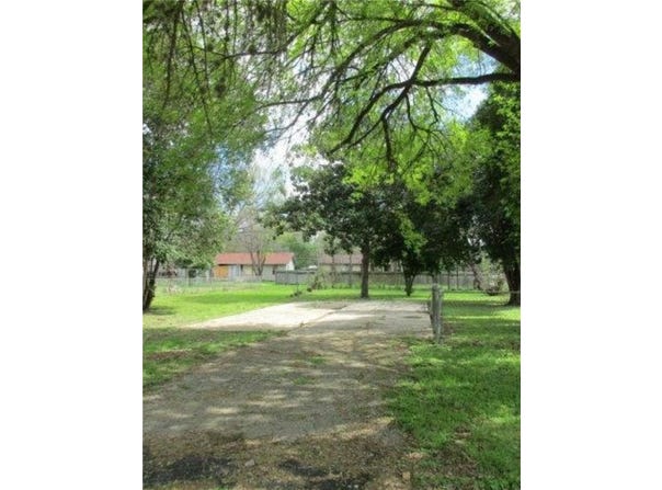 302 Linda Dr, San Marcos, TX 78666