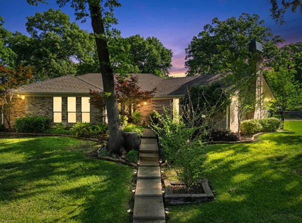 1301 Windsong Lane, Longview, TX 75604