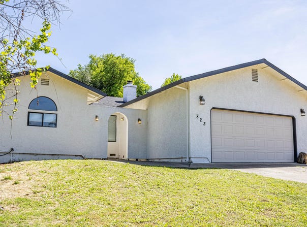 823 Spaniel Drive, Redding, CA 96003