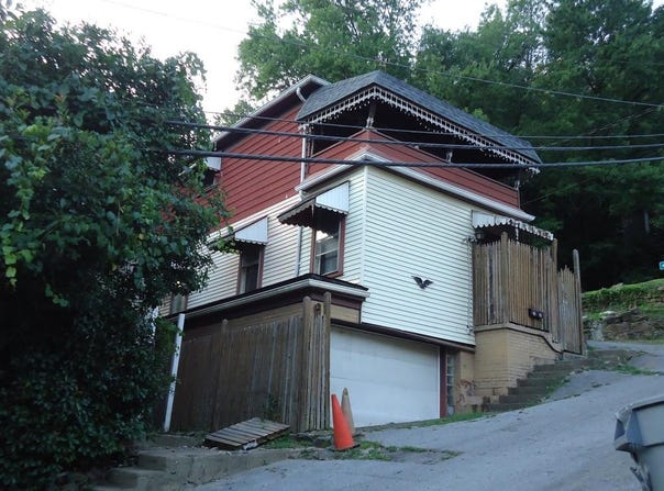 22 Vine Street, WELCH, WV 24801