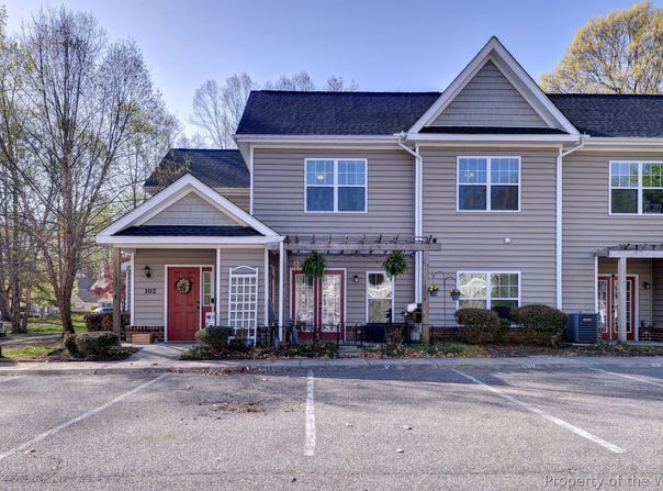 102 Lakeview Cv, Smithfield, VA 23430