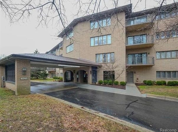 4040 Greenleaf Circle, Kalamazoo, MI 49008