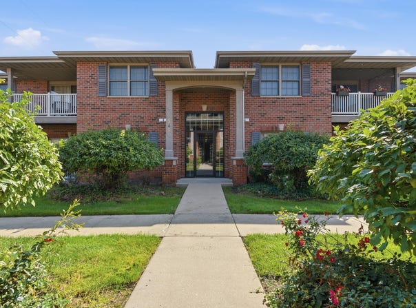 545 Cambridge, Munster, IN 46321