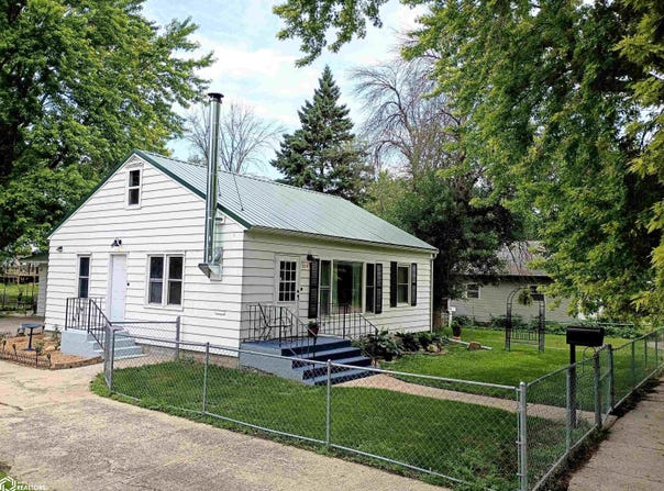 704 Des Moines Avenue, Rolfe, IA 50581