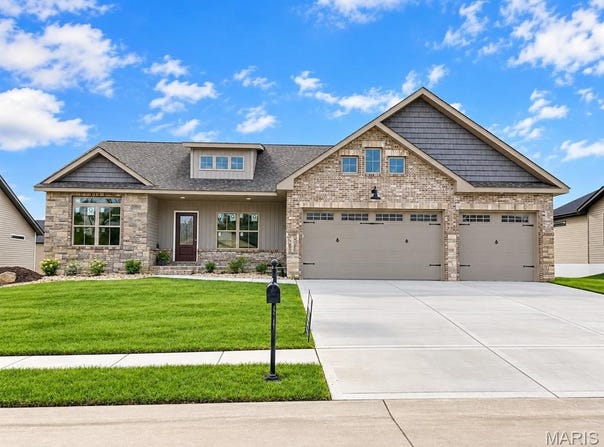 1843 Robins Mill Court, Maryville, IL 62062