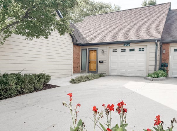 2220 Hamilton Drive, Ames, IA 50014