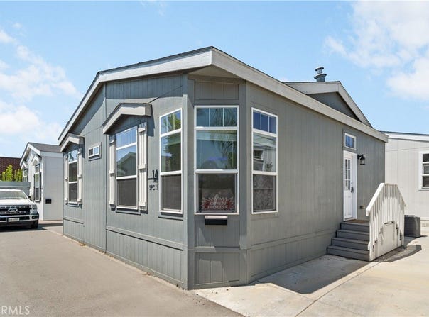 8250 Lankershim Boulevard, North Hollywood, CA 91605
