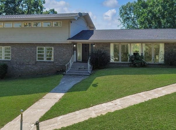 18 Pinehill Circle, Texarkana, AR 71854