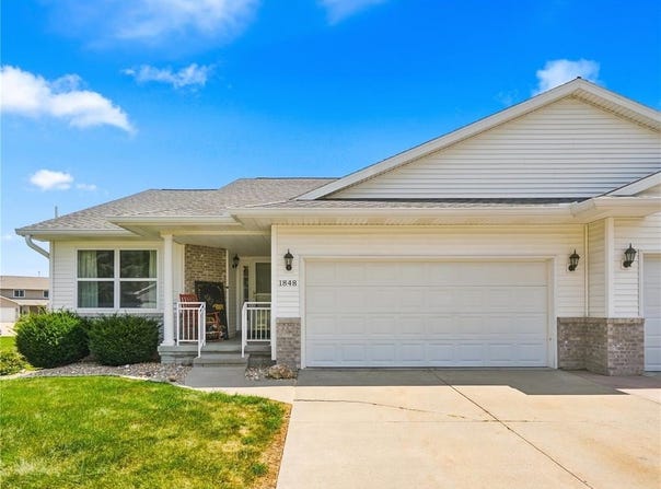 1848 Comisky Court, Ely, IA 52227