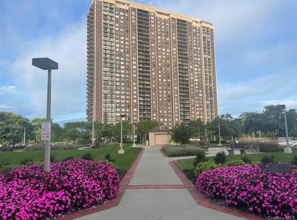 27110 Grand Central Parkway, Floral Park, NY 11005