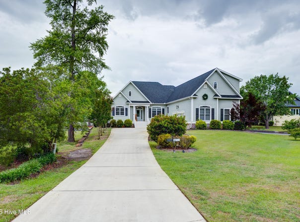 113 Bowline Road, New Bern, NC 28562