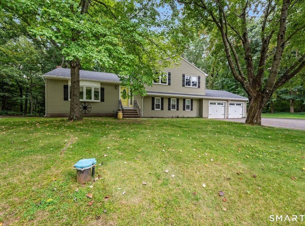 10 Wagon Wheel Drive, Prospect, CT 06712