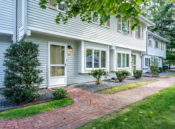 174 Lowell Road, Mashpee, MA 02649