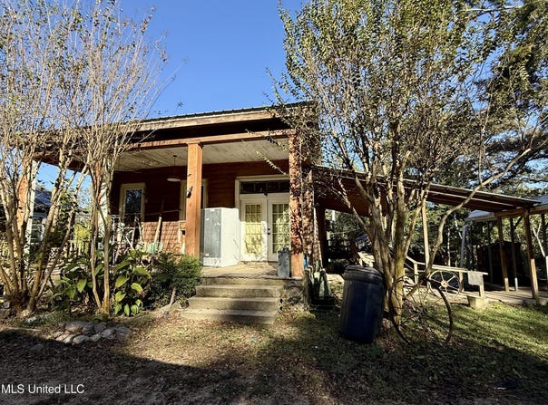 8 Newman Road, Natchez, MS 39120