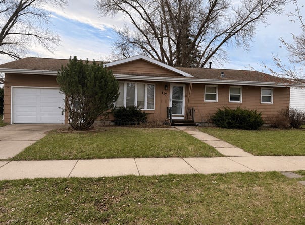 117 Southdale Street SE, Sleepy Eye, MN 56085