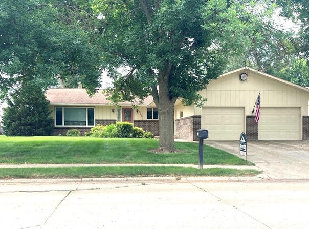 1350 E 6th Street, Sheldon, IA 51201