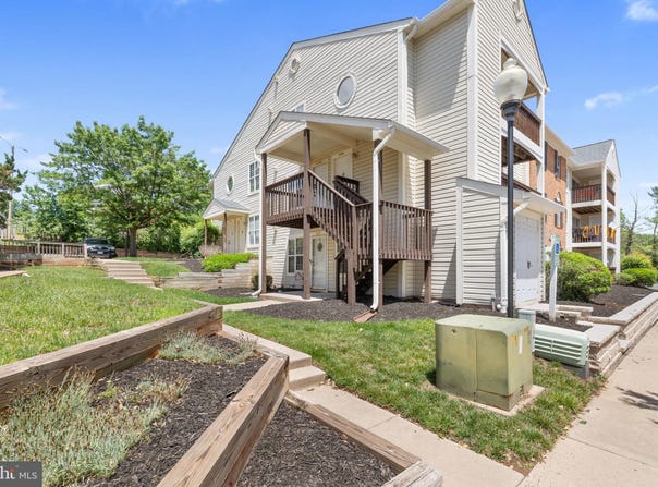 9393 SCARLET OAK Drive, MANASSAS, VA 20110