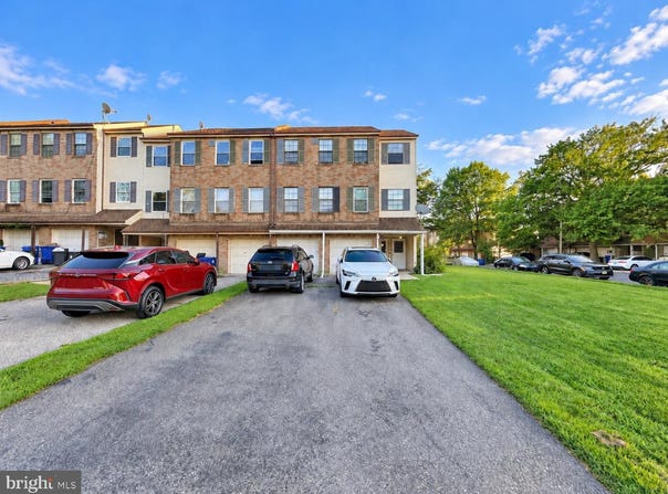 201 WILLOW Turn, MOUNT LAUREL, NJ 08054