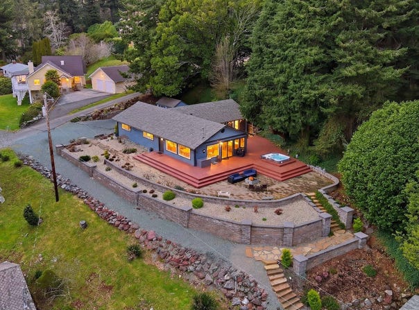 93930 BRIDGE VIEW Ln, NorthBend, OR 97459