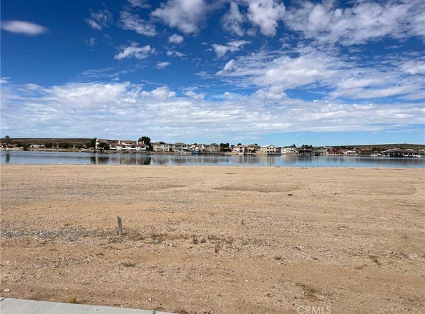 1 Autumn, Helendale, CA 92342