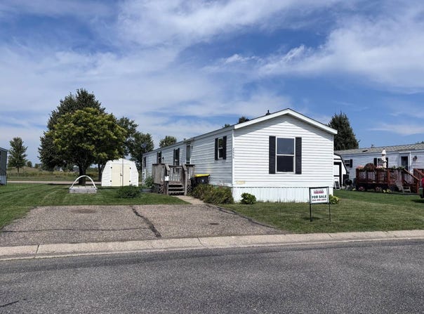 2006 Roundtable Rd, North Mankato, MN 56003