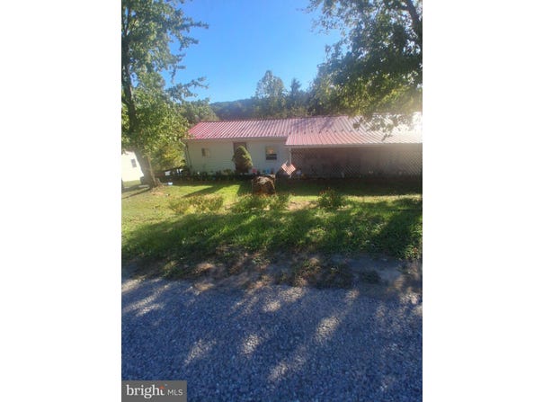 702 DOLLAR, BUNKER HILL, WV 25413