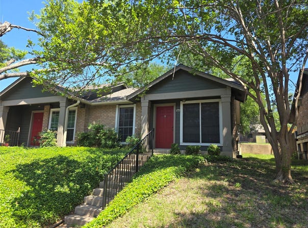1015 E Yager Ln, Austin, TX 78753